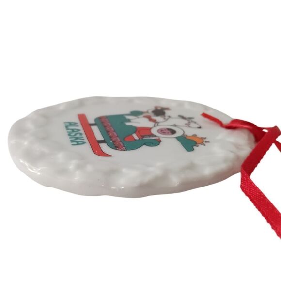 Vintage ALASKA Ceramic Ornament Christmas Eskimo Polar Bear Seal Sled Round 90s. - Picture 4 of 12